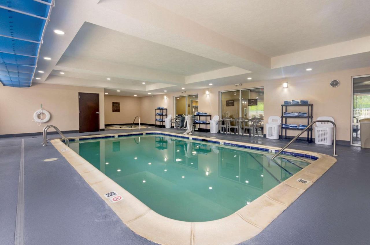 Comfort Inn&Suites Hillsville I-77 Eksteriør bilde