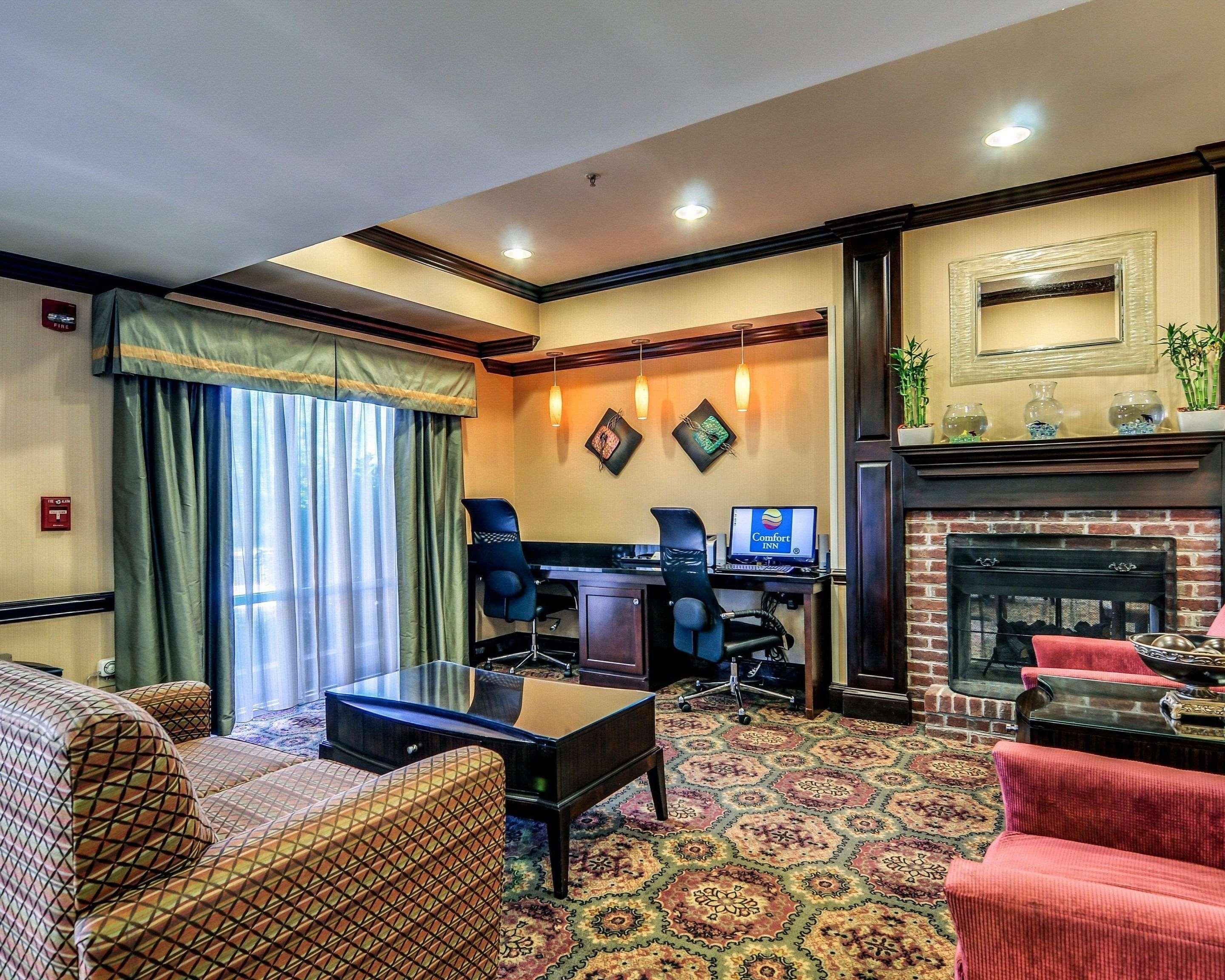 Comfort Inn&Suites Hillsville I-77 Eksteriør bilde